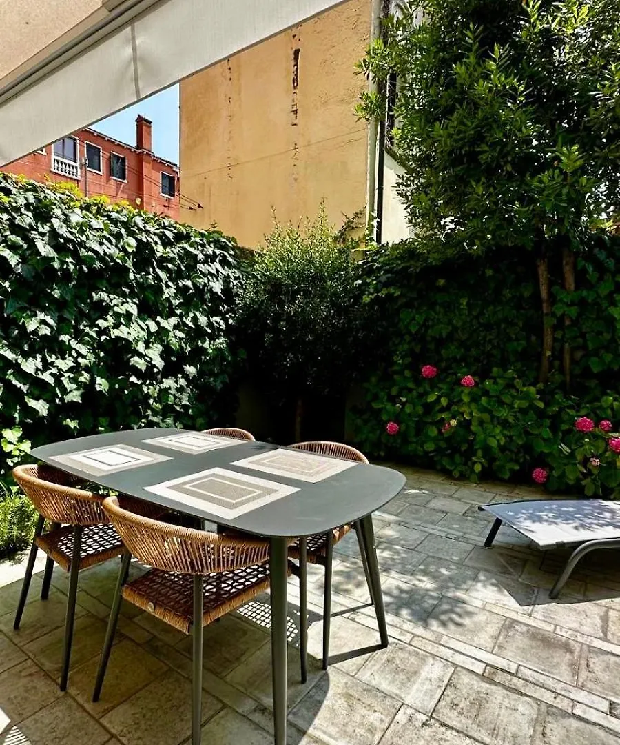 Wow Garden In The Heart Of Venice